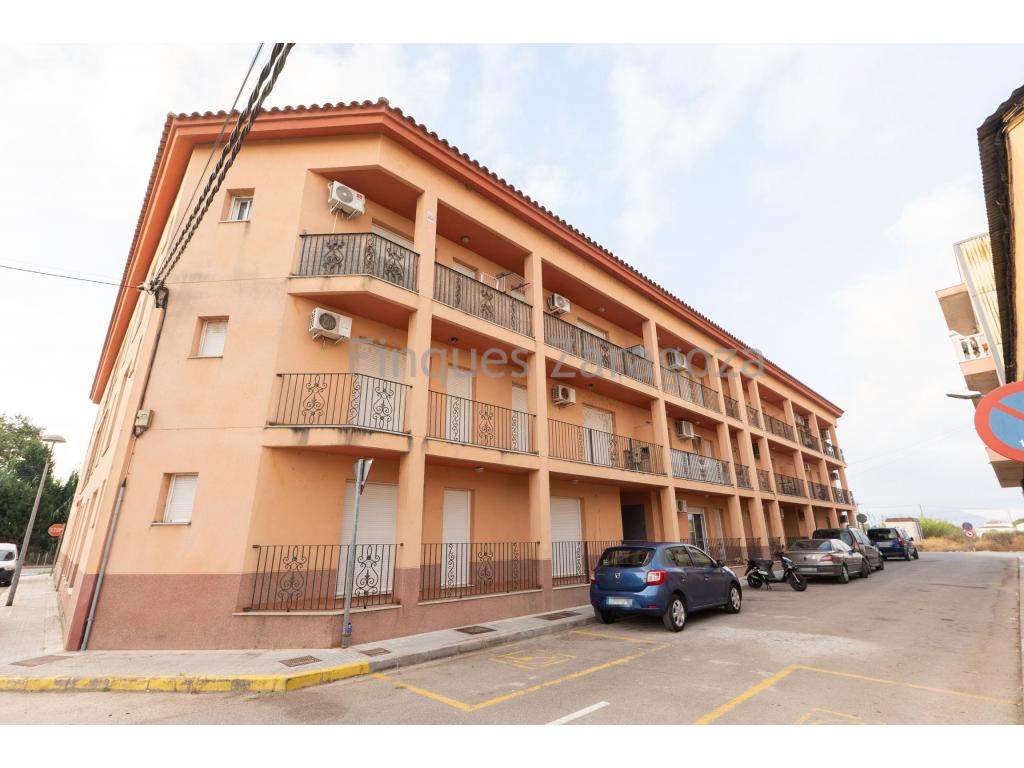 We present this magnificent apartment in Lligallo del Ganguil (Camarles), located on the first floor of a building constructed in 2007. The property is practically brand new and ready to move into, making it ideal both as a permanent residence and as a second home in a peaceful setting.The apartment offers approximately 83 m² of built area and 74 m² of usable floor space, with a comfortable and functional layout. It features a separate kitchen, living-dining room with direct access to the balcony, three bedrooms and two full bathrooms.The master bedroom has a built-in wardrobe and a private bathroom with a walk-in shower, while the second, more spacious bathroom is equipped with a bathtub.The property has aluminium windows with double glazing, air conditioning with heating and cooling function, and a fully electric installation, including an oven, ceramic hob and electric water heater.One of its main attractions is the communal swimming pool located on the rooftop of the building, perfect for cooling off and enjoying summer days. In addition, from the swimming pool you can enjoy beautiful views over the rice fields, especially in summer, when the intense green of the fields creates a unique and charming landscape.A very well-maintained property with all the comforts and no need for renovation. A practically new apartment, ready to move into and enjoy from day one!*The stated price does not include expenses and taxes arising from the transfer, such as notarial, land registry and administrative fees, as well as any applicable taxes (Property Transfer Tax, Value Added Tax or Stamp Duty), which shall be borne entirely by the purchaser, in accordance with current legislation.Real estate agency fees are included in the agreed sale price.For information and consultation regarding the applicable tax regime, it is recommended to visit the website of the Catalan Tax Agency: https://atc.gencat.cat/ca/tributsThe information contained in this advertisement is for information and guidance purposes only and does not constitute a binding offer or contract under any circumstances. Finques Zaragoza Immobiliaria Delta de l’Ebre, SL., reserves the right to modify, update or correct the content of this advertisement at any time without prior notice.